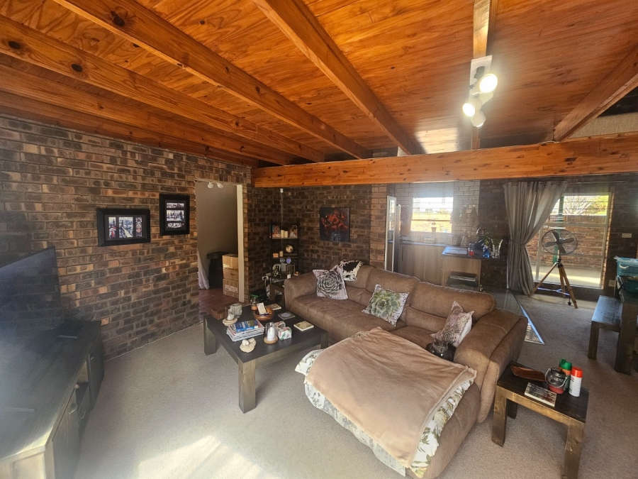 4 Bedroom Property for Sale in La Provance Free State